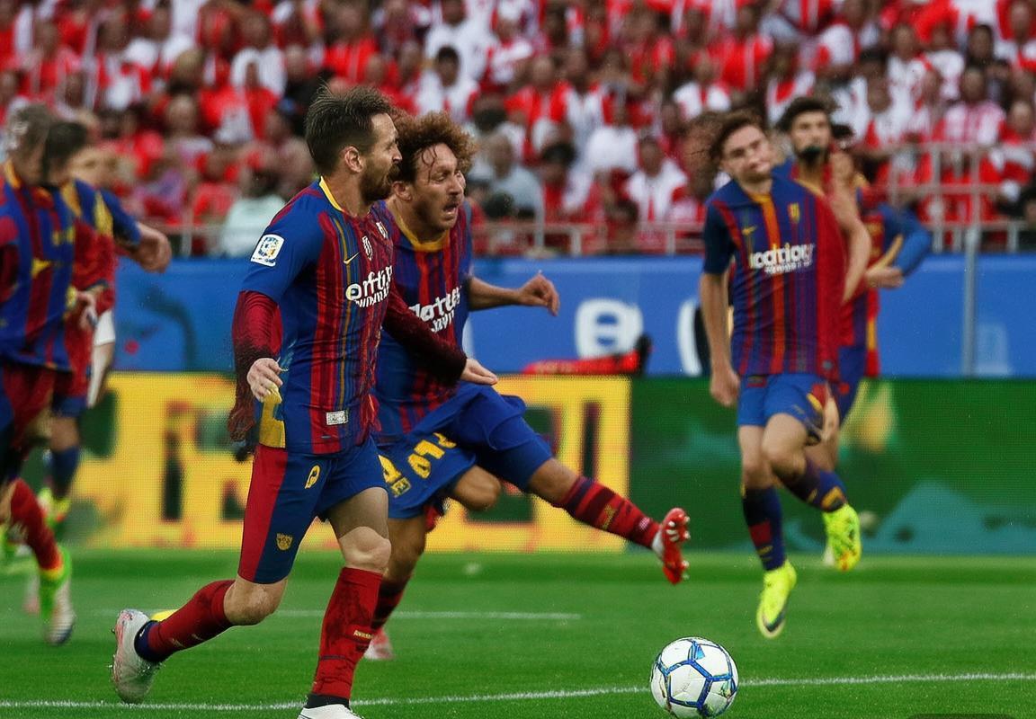 2018西甲巅峰对决：马竞VS巴萨战术解析与经典瞬间回顾(图2)